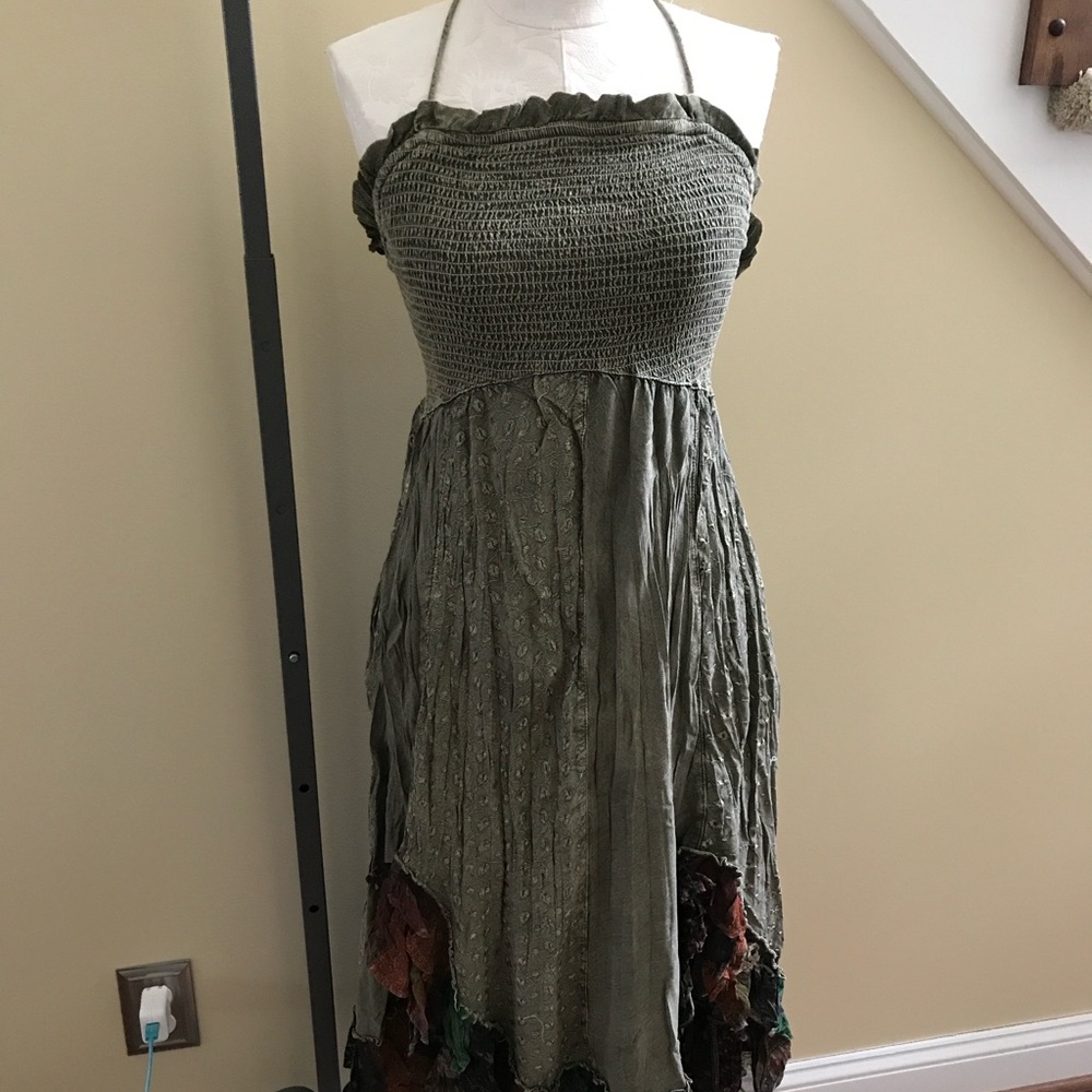 Young Threads NWT Dress Olive Spaghetti Strap Adjustable Ruched Size Large